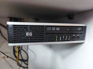 Mini PC HP Sobremesa completo, dos monitores. 