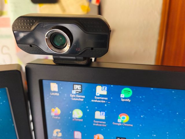 Mini PC HP Sobremesa completo, dos monitores. 