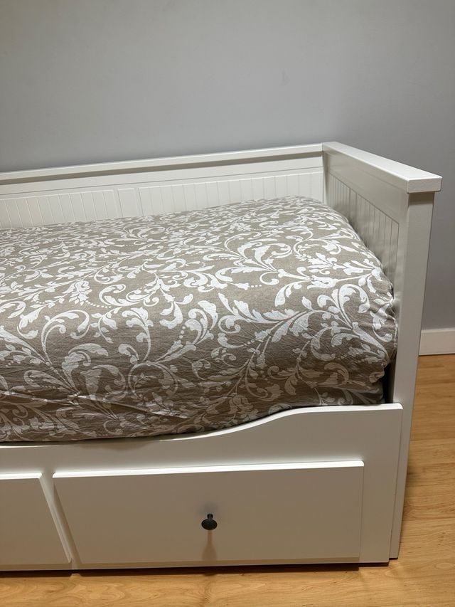 Cama Diván Ikea con colchones 