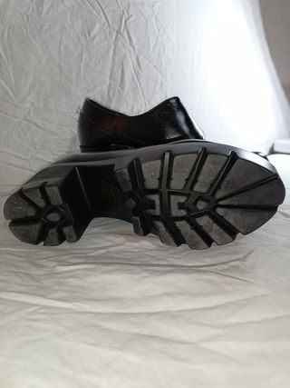 Zapatos negros con hebilla