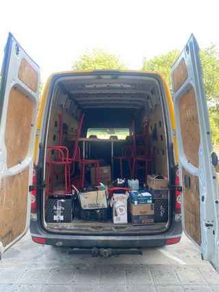 Se hace portes y mudanzas a buen precio