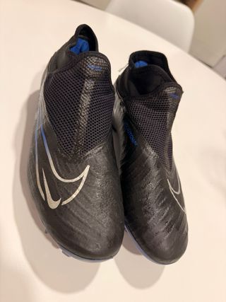 Botas de fútbol Nike Phantom GX 
Gama alta