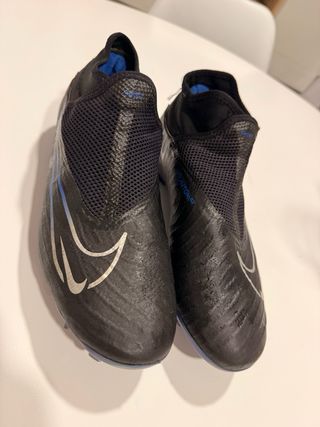 Botas de fútbol Nike Phantom GX 
Gama alta