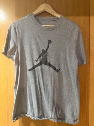 Camiseta Nike Jordan gris