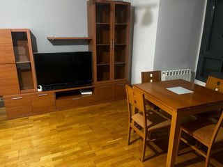 Mueble de salón madera y mesa comedor con 4sillas