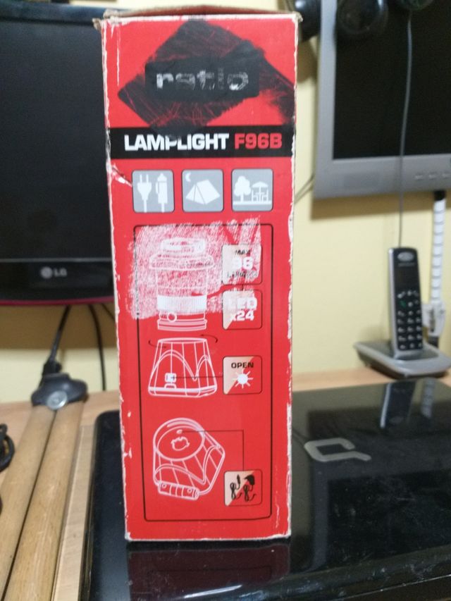 Lámpara de camping solar naranja y negra