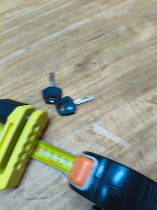 Candado para moto con llaves