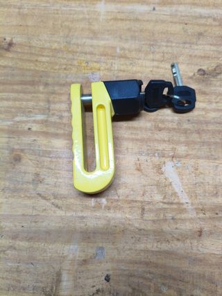 Candado para moto con llaves