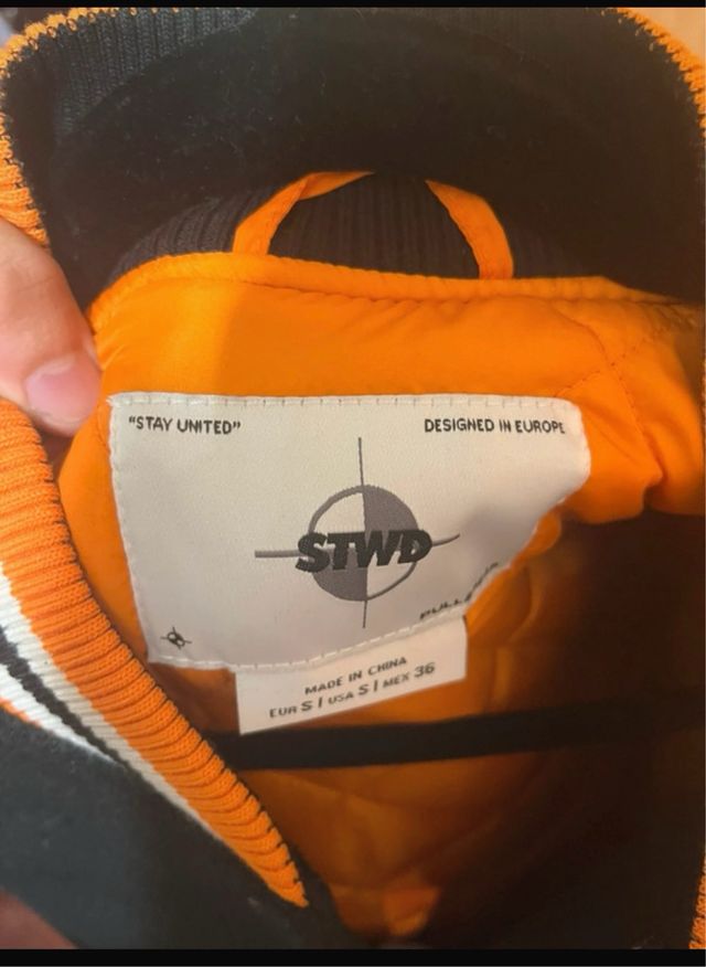 Chaqueta Streetwear Department Negra y Blanca