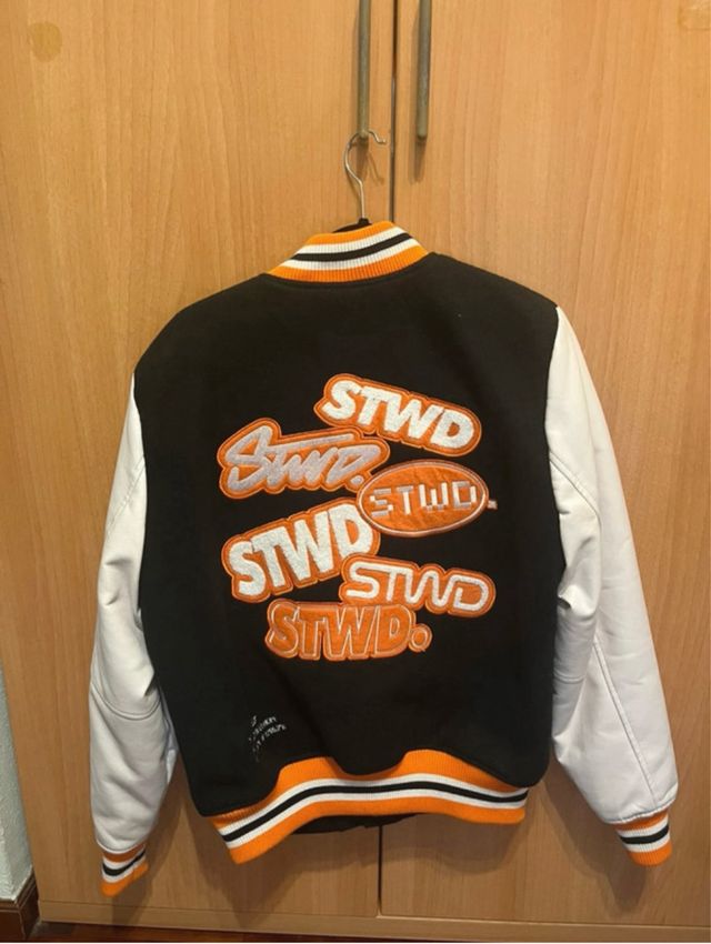 Chaqueta Streetwear Department Negra y Blanca