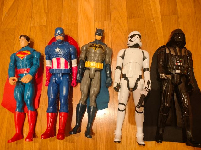 Figuras Star Wars y Superhéroes