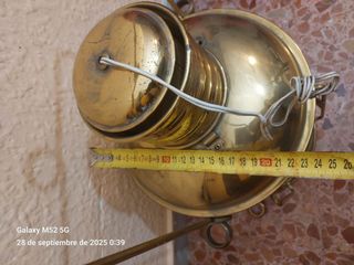 Farol de barco electrificado dorado de latón