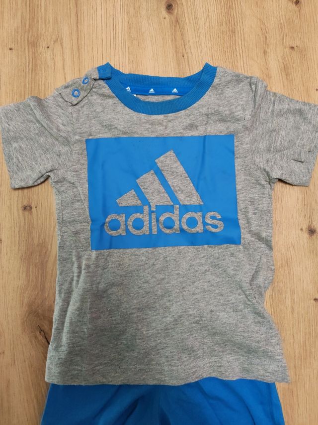 Conjunto Adidas niño gris y azul