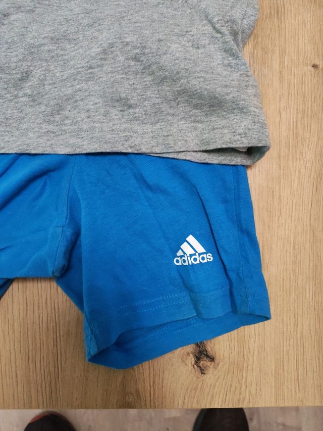 Conjunto Adidas niño gris y azul
