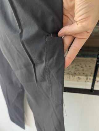 Pantalón de uniforme gris