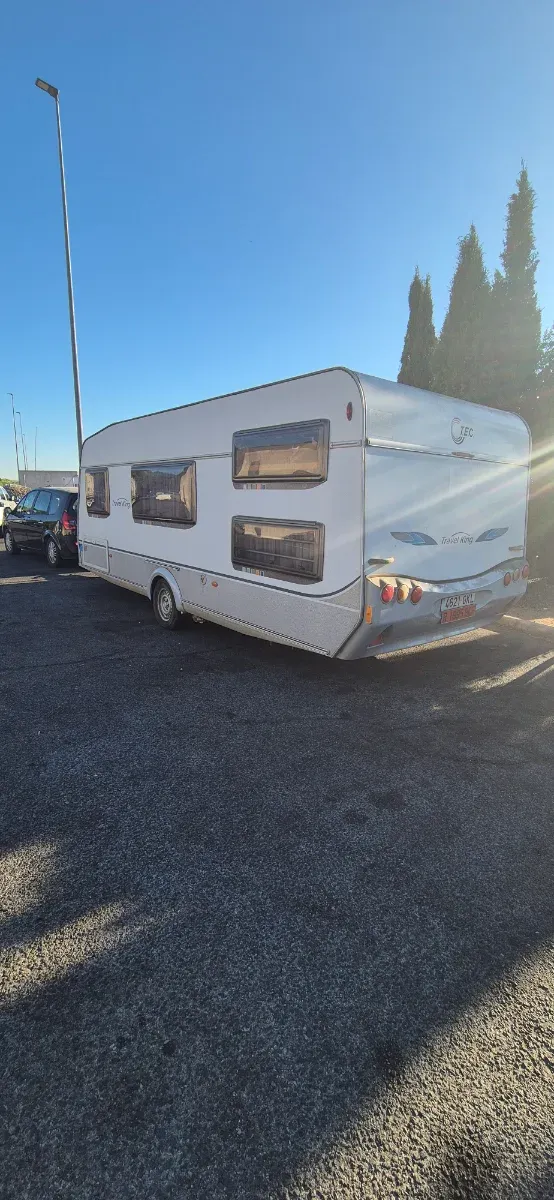 Caravana Tec 565 aire techo y mover