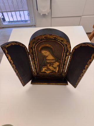 Capilla icono madera relieve