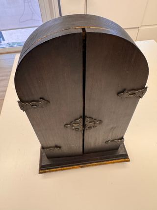 Capilla icono madera relieve