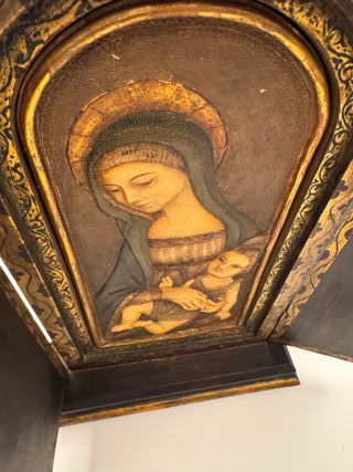 Capilla icono madera relieve