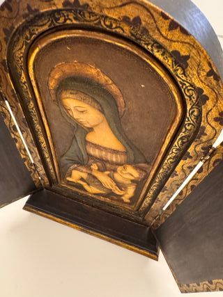 Capilla icono madera relieve