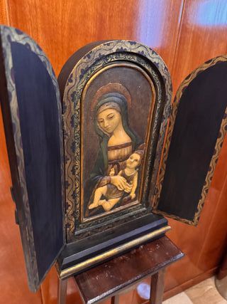 Capilla icono madera relieve