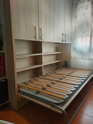 Cama abatible y armario modular
