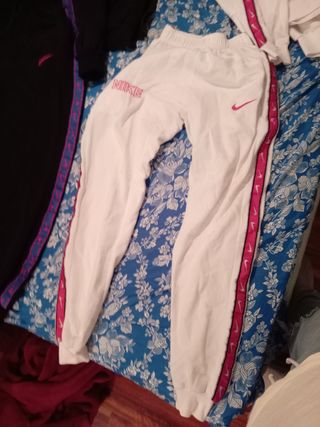 Conjunto Nike Blanco y Rosa