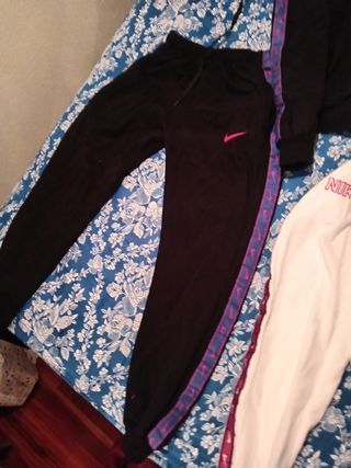 Conjunto Nike Blanco y Rosa