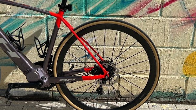 Bicicleta BH CORE Eléctrica talla MD