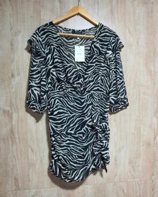 Vestido Bershka estampado cebra