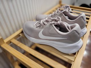 Zapatillas Nike rosa y blancas