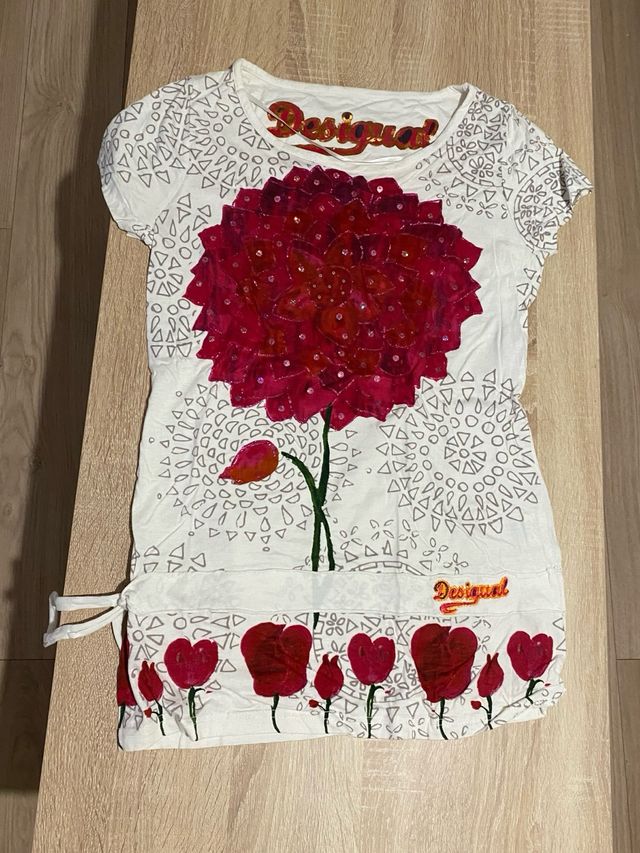 T-Shirt Desigual Taglia M Fiori rossi