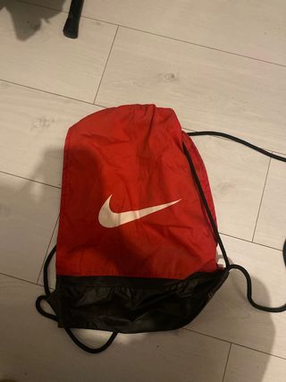 Mochila Nike Roja y Negra