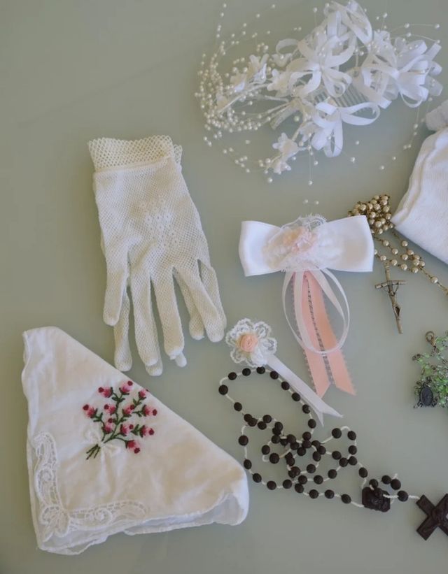Tocado, guantes y rosarios Primera Comunión/Boda