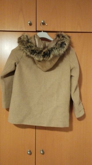 Abrigo niña camel con capucha