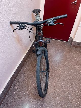 Bicicleta DTB 8.0 Negra y Roja en victoria Gasteiz