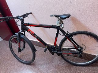 Bicicleta DTB 8.0 Negra y Roja en victoria Gasteiz