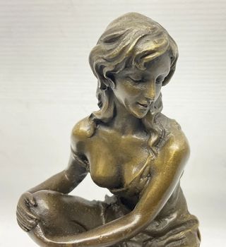 Figura Bronce ArtDeco Mujer Sentada