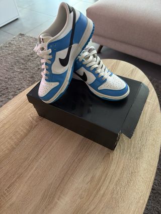 Zapatillas Nike Blancas y Azules