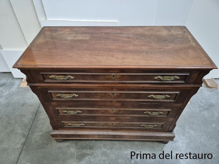 Cassettone In Legno Lastronato Tinto Noce

