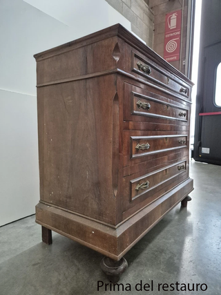 Cassettone In Legno Lastronato Tinto Noce

