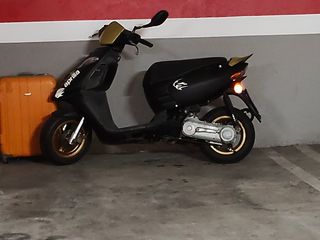 Aprilia Sonic Negra