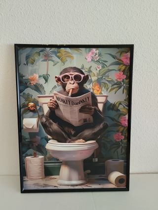 Gracioso lienzo de mono leyendo periódico