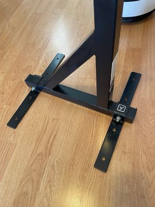 Saco de boxeo negro con dianas