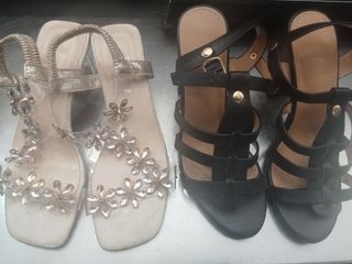 Tacones negros y plateados
