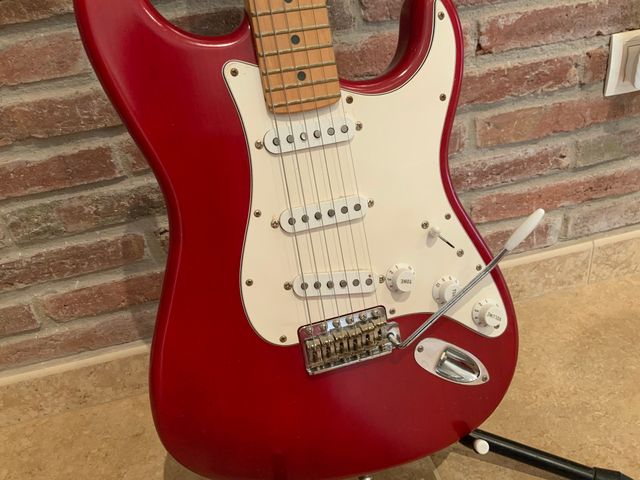 Guitarra Eléctrica Fender Roja