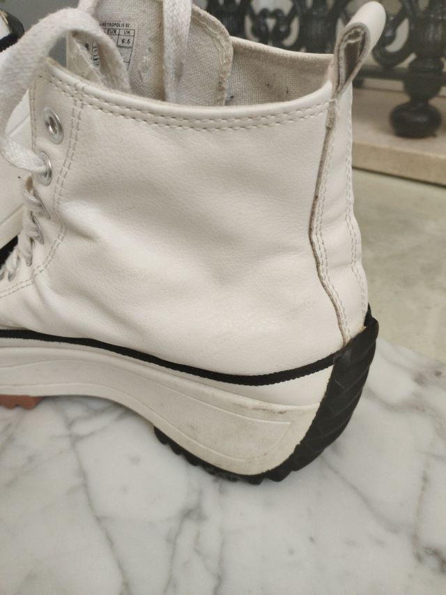 Zapatillas altas blancas.estN nuevas