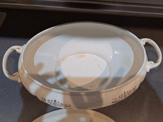 Sopera y 3 platos porcelana antiguos