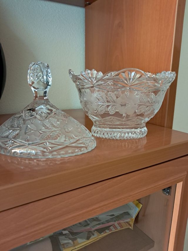 Bombonera de cristal tallado