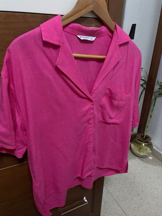 Camisa oversize Stradivarius rosa